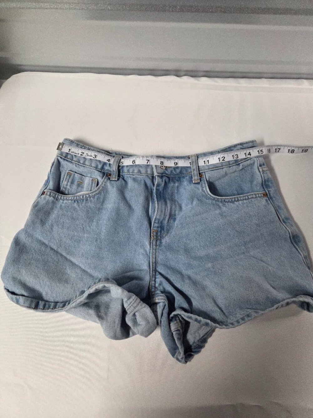 Zara Light Wash Denim Shorts Women’s Size 4 Rolled Cuff Mid Rise Casual